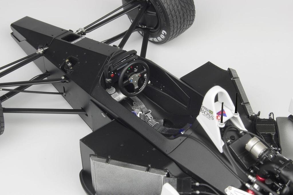 Scale McLaren 1988 World Champion Plastic Model Kit BX12002 Platz/BEEMAX 1/12 MP4/4