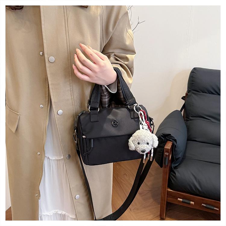 Сумка-мессенджер на одно плечо — фото 14