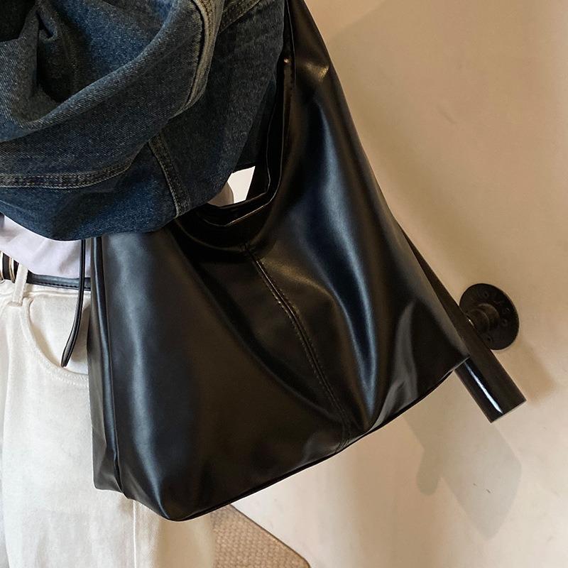 Women Large Capacity Premium Texture Commuter Single Shoulder Underarm Tote Bag