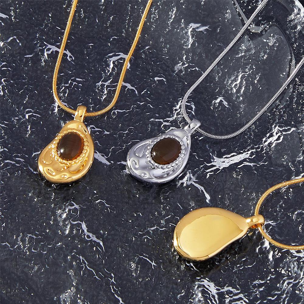 Oval Tiger Eye Stone Copper Pendant Necklace with Stainless Steel Clavicle Chain, 18K Gold-Plated for Women