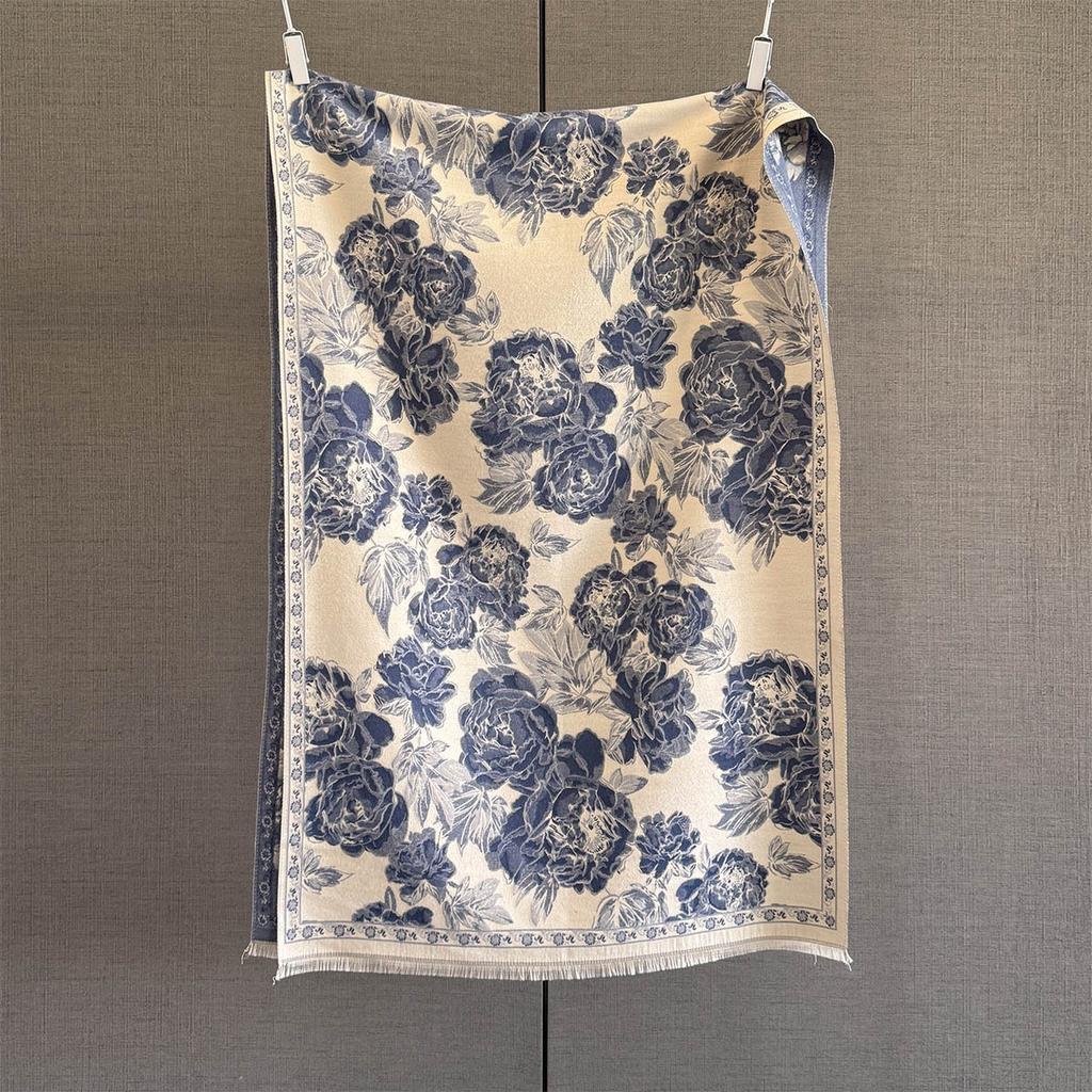 Autumn and Winter Retro Style New Full Print Peony Jacquard Scarf Women's Versatile Warm Scarf Multi-functional Shawl
