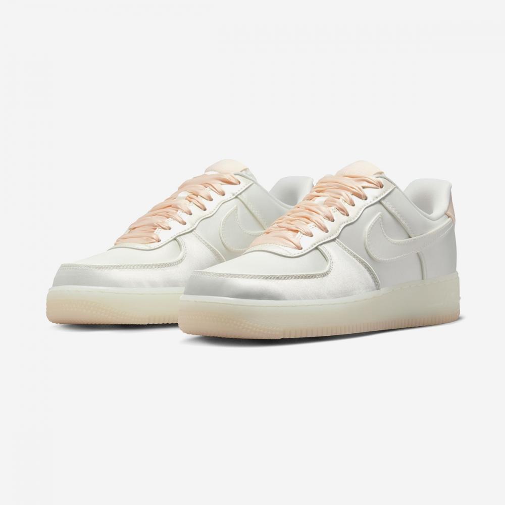 Nike Women S Nike Air Force 1  07 Lv8 Hq3762 133