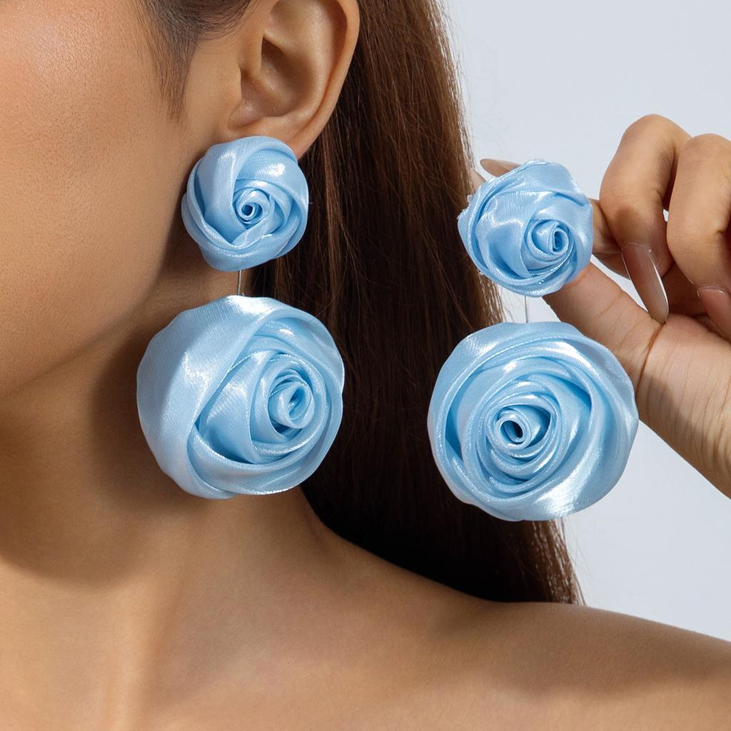 Akcesoria, koreańskie słodkie i świeże tkaniny, kolorowe trójwymiarowe kolczyki z kwiatem pąka róży, kolczyki.