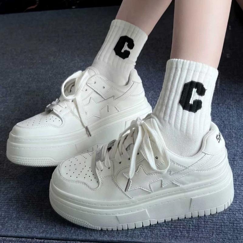 

маленькие белые туфли на толстой подошве женские новые модные весенне-летние универсальные маффины легкие для отдыха спортивные увеличивающие рост женские туфли 40 белый