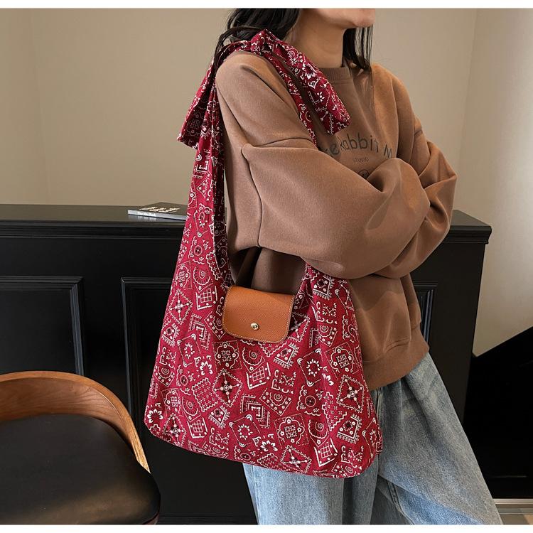 New Women's Canvas Niche Light Luxury Premium Texture Shoulder Armpit Large Capacity Lazy Wind Tote Bag