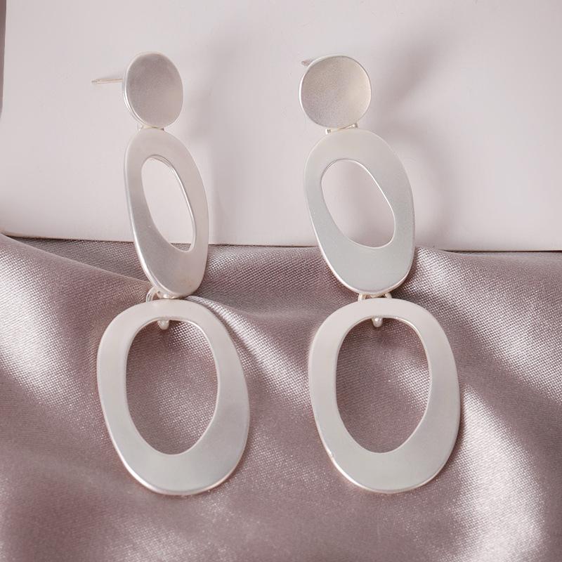 Temperament advanced sense new retro simple women's earrings European and American exaggerated simple earrings