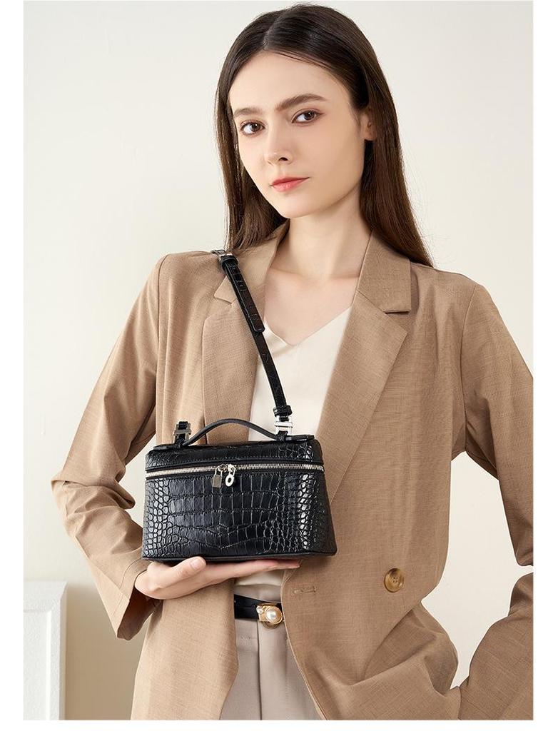 2024 Crocodile Pattern Genuine Leather Shoulder Bag: High-End Cowhide Lunch Box and Handbag for Women