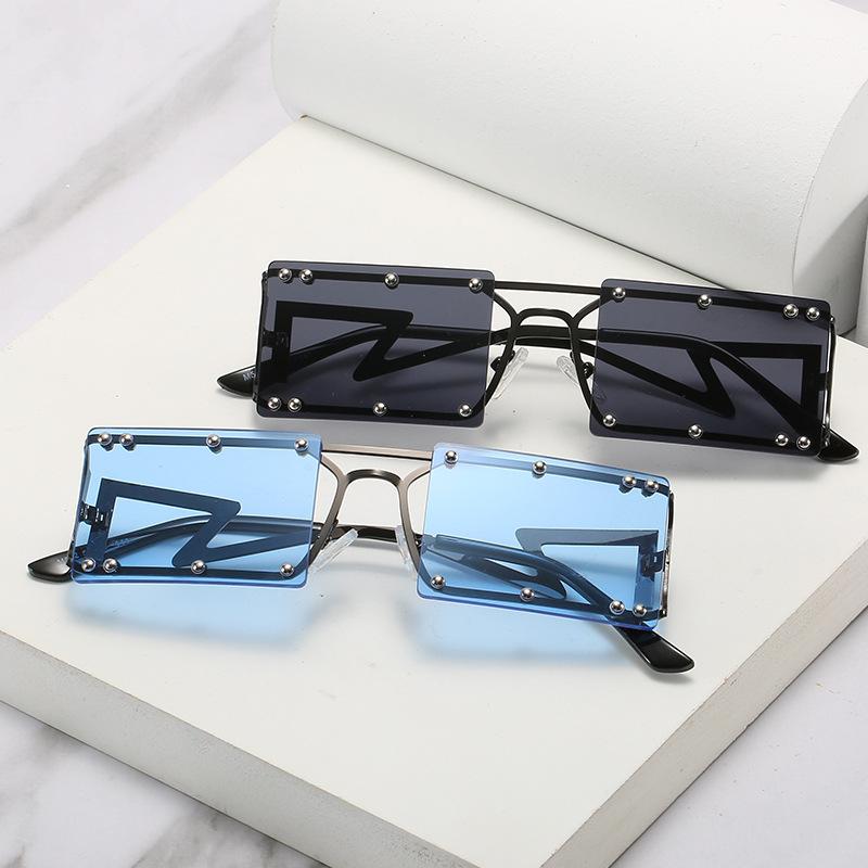 Square Sunglasses, Personalized Glasses Of The Same Style, Multi-Rivet Square Sunglasses For Women