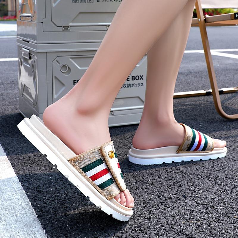 Summer slippers men's casual summer versatile fashion one-word slippers wear non-slip beach slippers men's trendy brand light luxury