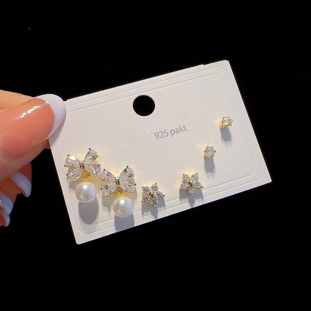 Kleine einwöchige Ohrringe beliebt S925 Silbernadel kleine Steckerohrringe ein Karten-Drei-Paar-Set-Kombination Zirkonohrringe Damen