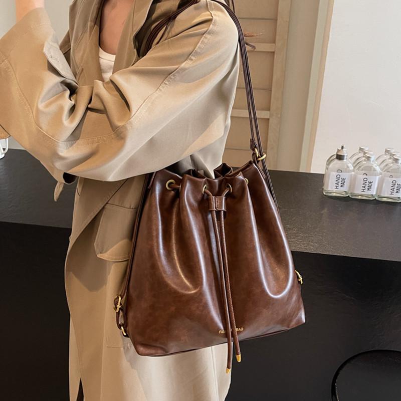 Women's Leather Crossbody Bags Luxury Designer Women's Bucket Bag Women's Shoulder Bags Fashion
