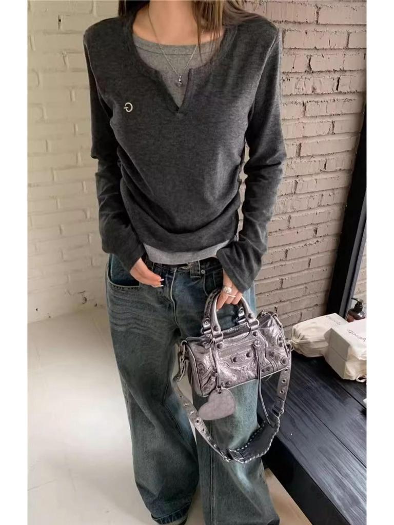 2025 Women's Korean Style Slim-Fit Long-Sleeve Round Neck Two-Piece Look Top for Spring/Autumn