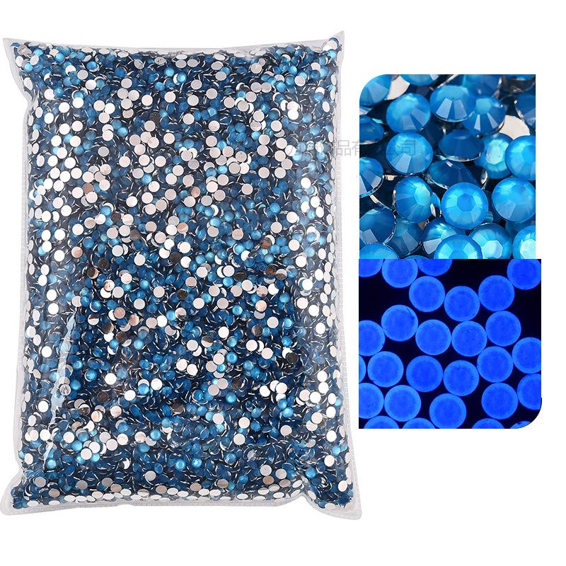 Resin Neon Flat Bottom Diamond, Silver Plated Bottom Fluorescent Nail Art Diamond Diy Mobile Phone Violent Bear Decoration Sticker Diamond Accessories