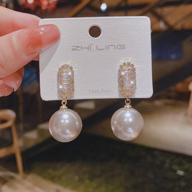 Elegant S925 Sterling Silver Needle U-shaped Rhinestone Oval Stud Earrings for Women