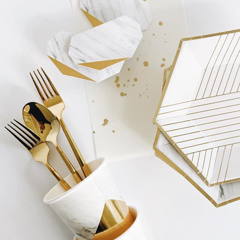 Bílá téma Svatba Párty Zlatý pruh Papírové talíře Kelímky Ubrousky Děti Dospělí Narozeninové nádobí Dekorace na párty Baby Shower