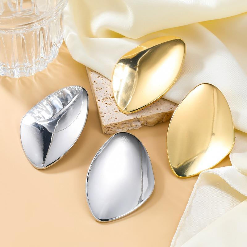 Autumn and Winter Alloy Earrings Exaggerated Earrings Women's Trend Pebble Shape Metal Stud Earrings