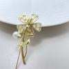 Elegant Pearls Shell Flower Brooch Zinc Alloy Secure Pin Formal Occasion Jewelry Accessory Clothing Accessories