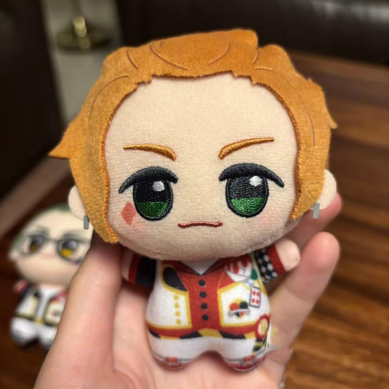 Twisted Wonderland Plüschtier-Stile Chibi Baumwollspielzeug Poker-Uniform Mini-Schlüsselanhänger-Anhänger Anime-Spiel Sammlerstück Geschenk Twst-Fans 10cm