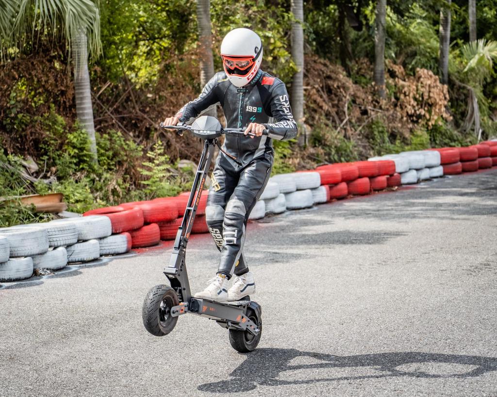 Kukirin G4 Electric Scooter, Peak 2400W Motor, 60V20Ah Battery, 11'' Vacuum Tires, LED Display, Front&Rear Suspension, Max Load 120KG