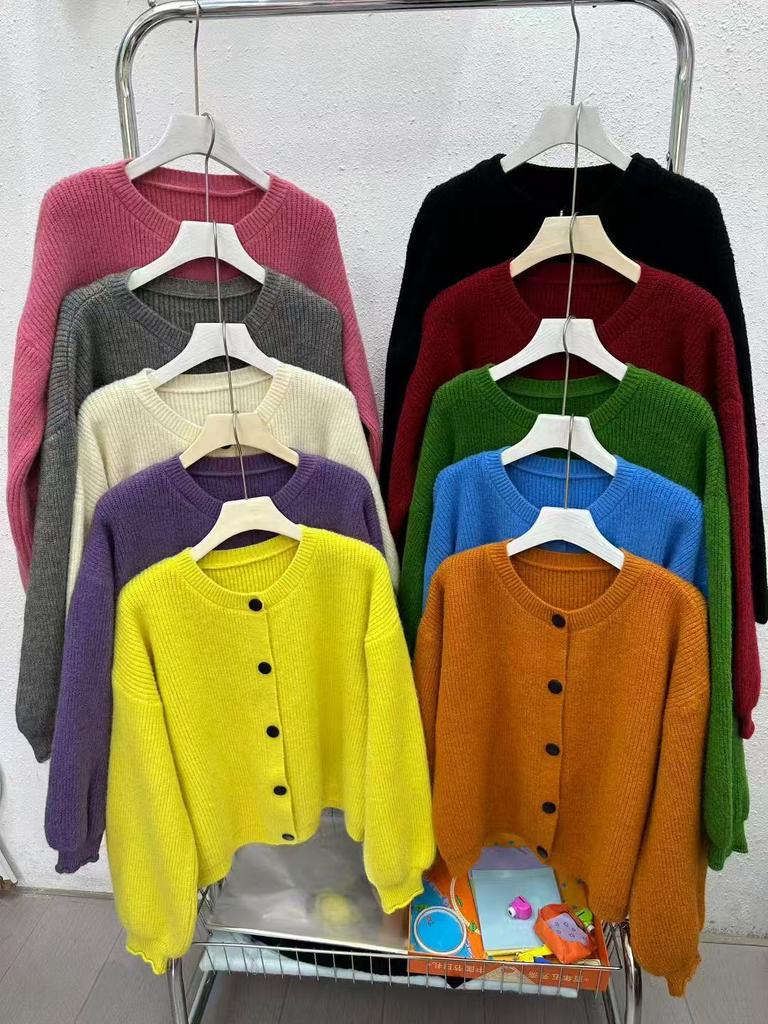 Autumn/winter new round neck single-breasted long-sleeve simple casual knit cardigan, lazy style sweater, thick jacket for women