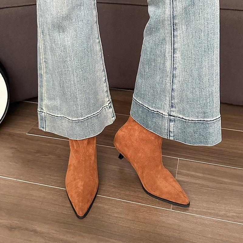 Large size low heel pointed head temperament suede short boots women's shoes autumn and winter new velvet thin heel thin boots