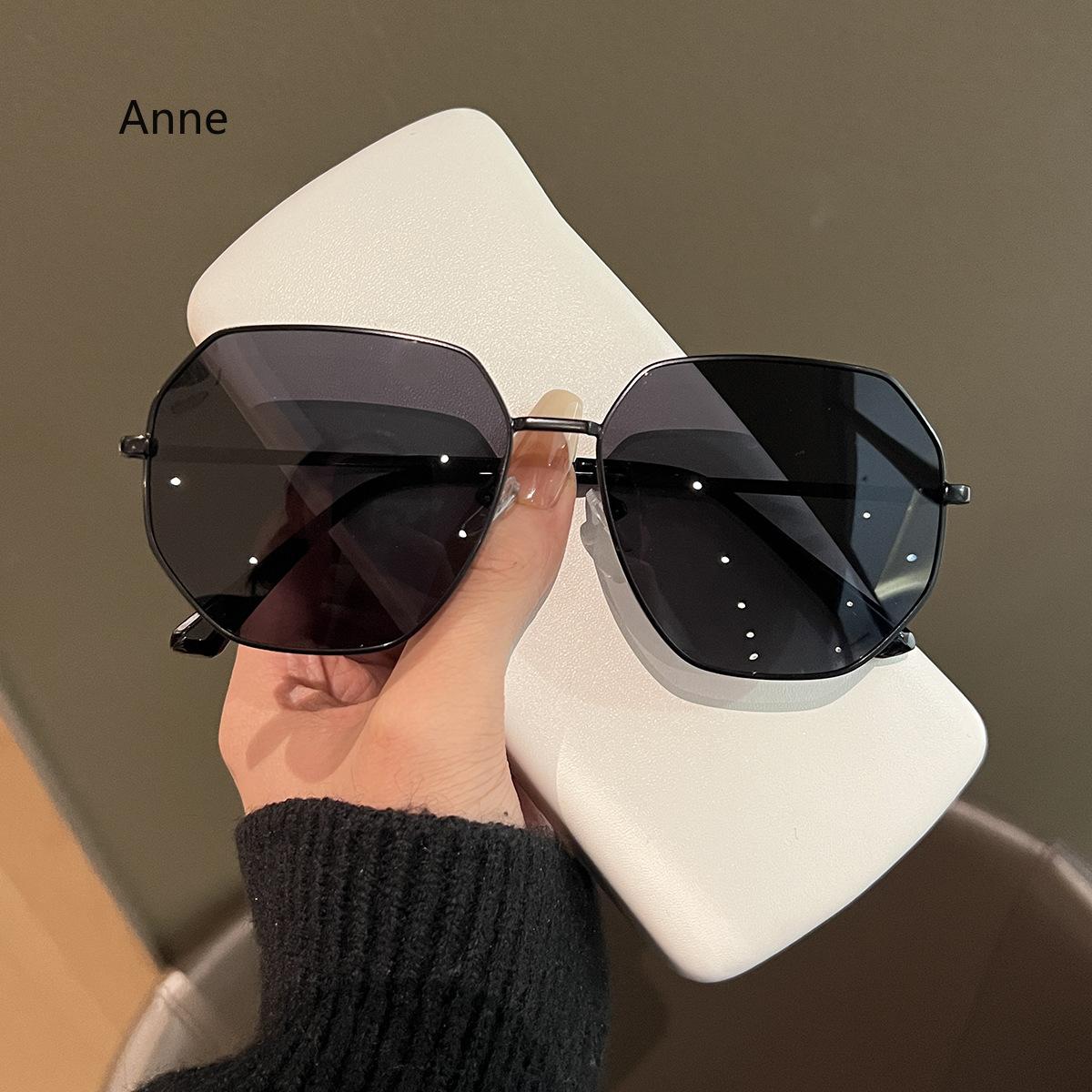 

Fashion Women Luxury Designer Sun Glasses Nylon Lens Vintage Square Sunglasses UV400 Metal Frame Elegant Green Eyewea