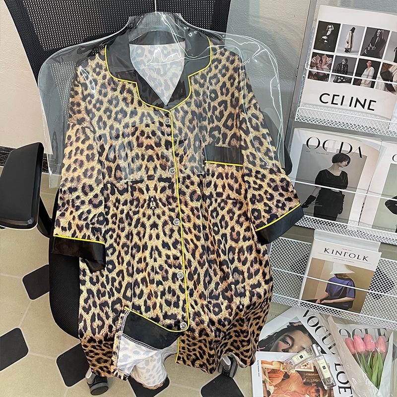 Luxury Leopard Print Pajamas Women'S Ice Silk Summer Thin Short-Sleeved Shorts Silky Smooth Cardigan Style Can Be Worn Outside Loungewear