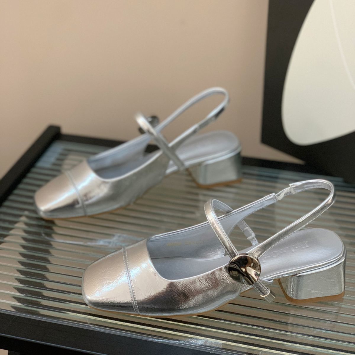 

Туфли Мэри Джейн на толстом каблуке с квадратной головкой, серебристые, женские босоножки с сумкой, летние, в стиле феи, пустые, одинарные туфли 38 серебряный