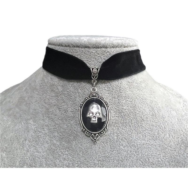 Gothic Black Skull Velvet Choker