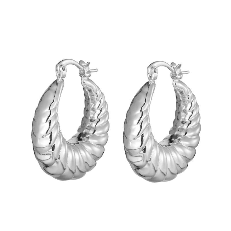 Silver Needle Geometric Heart Hoop Earrings - Retro & High-End Style for a Bold Look