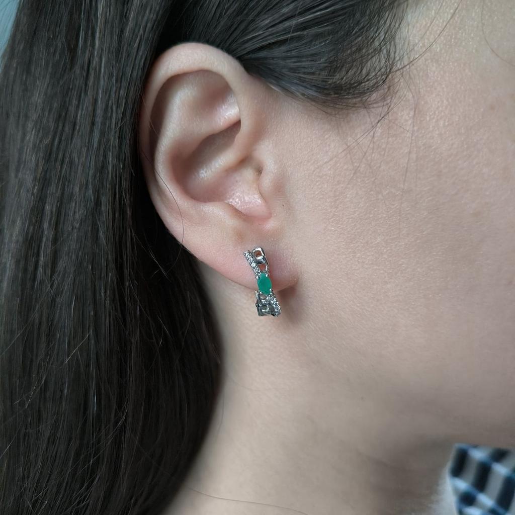 Серебряные серьги с натуральным изумрудом, фианитами (2187691)