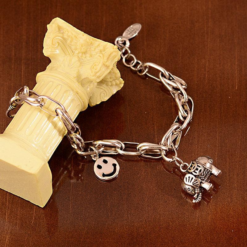 Fashionable Retro Bear Diamond Bracelet - Women's Unique High-End Charm