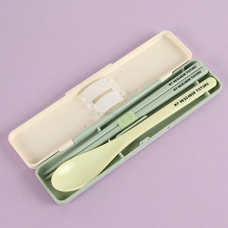 

Totoro March Noise-canceling Spoon Combo Set 18cm Single product