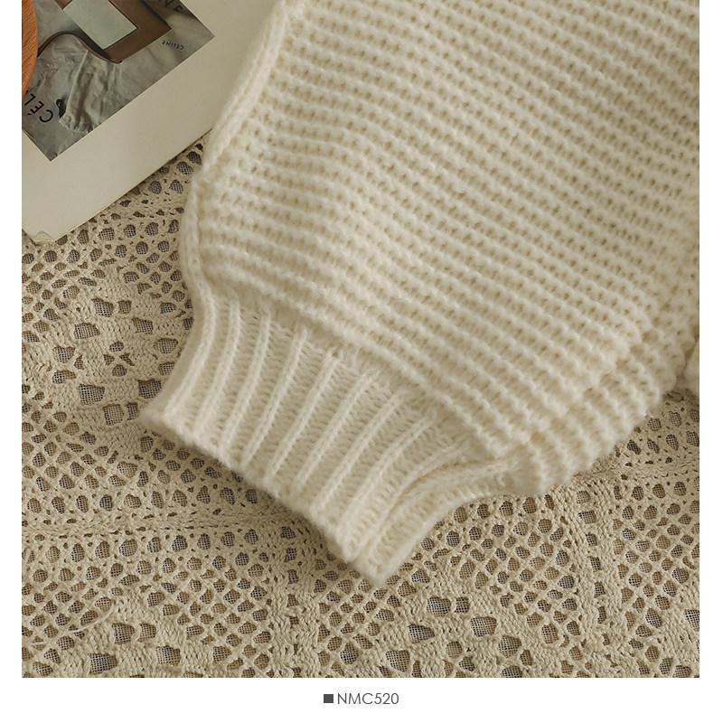 Korean Style Strawberry Embroidered 3D Crochet Cardigan - Women's Chunky Knit Long Sleeve Autumn 2026