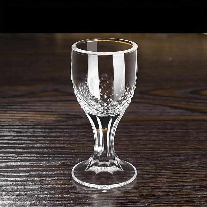 Small glass cup set suitable for Scotch whiskey, bourbon, tequila, brandy, vodka, and Christmas-themed outdoor swimming pools, beach trips, camping,