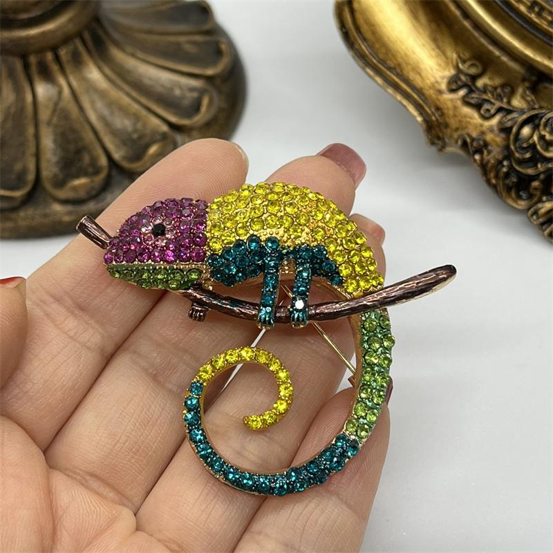 SKEDS Vintage Women Men Fashion Crystal Cross Baroque Style Badges Brooch Retro Unisex Rhinestone Luxury Pin Corsages Jewelry
