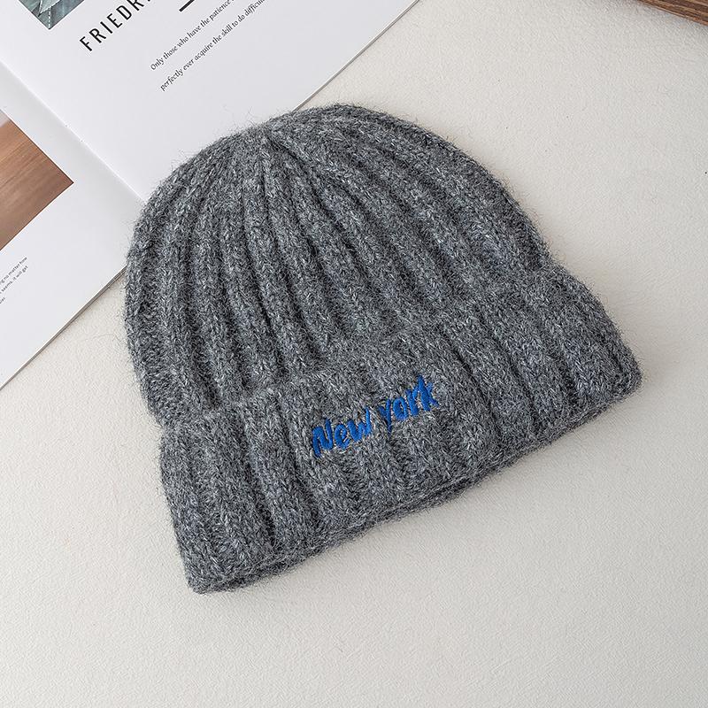 

Унисекс Шапка-бини с вышивкой буквы Нью-Йорк для мужчин и женщин, теплая вязаная шапка для улицы, осень-зима 56cm-60cm темно серый