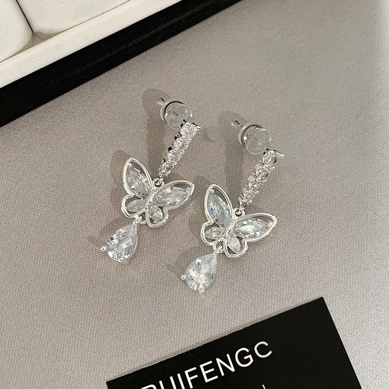 Luxurious Exquisite Butterfly Droplet Earrings