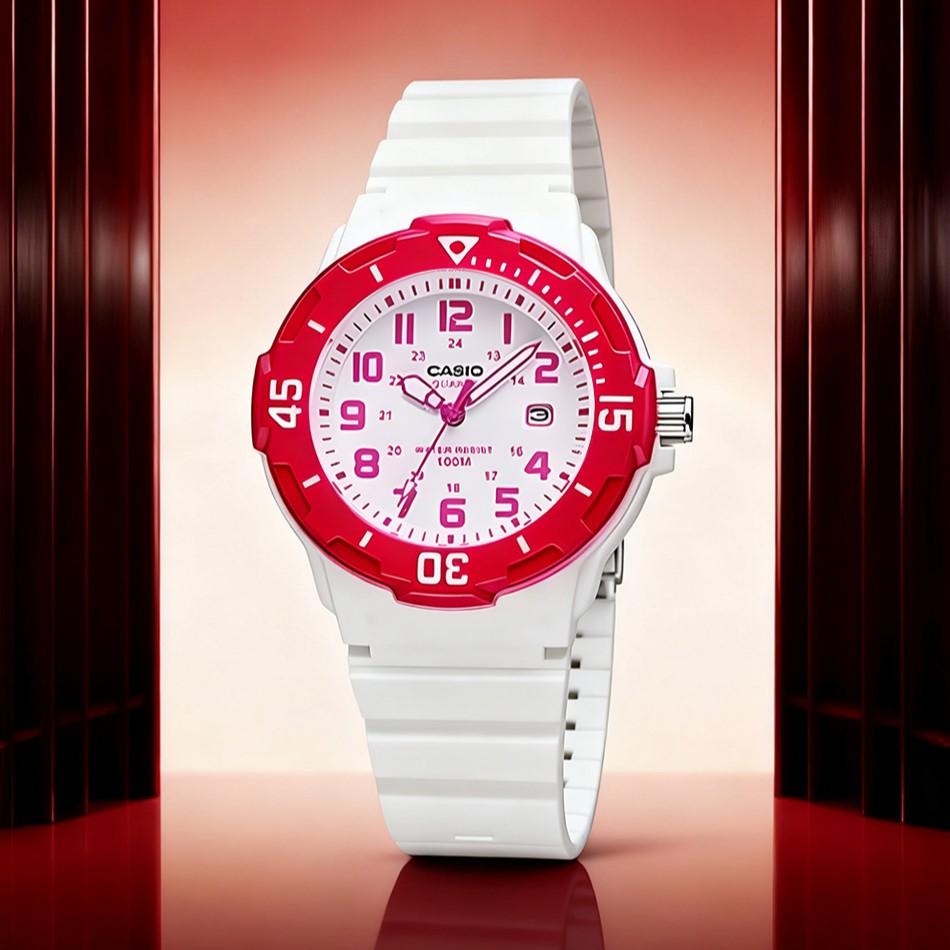 

Casio - Women s Quartz Watch with Silicone Strap and Red/White Dial LRW-200H-4B білий