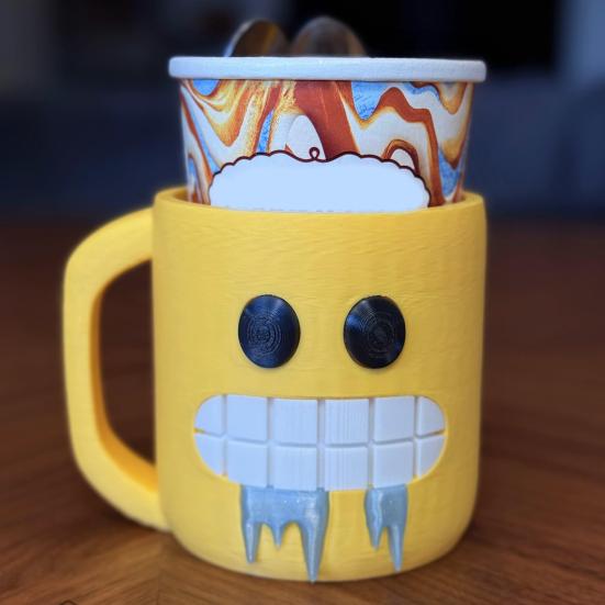 Smile Face Ice Cream Cup Holder Reusable Insulated Ice Cream Pint Sleeve 16oz Novelty Ice Cream Accessory