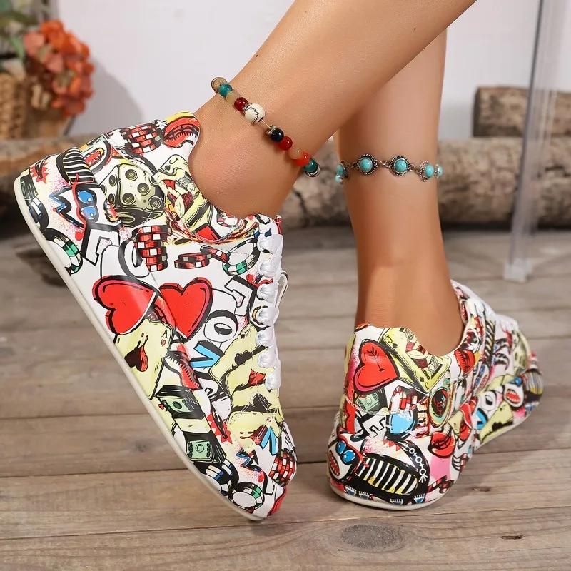 Fashion Plus Size 2025 Lace Up Women's Vulcanize Shoes Outdoor Walking Print Flat with Platform Sneakers Versatile Ladies Casual Shoes