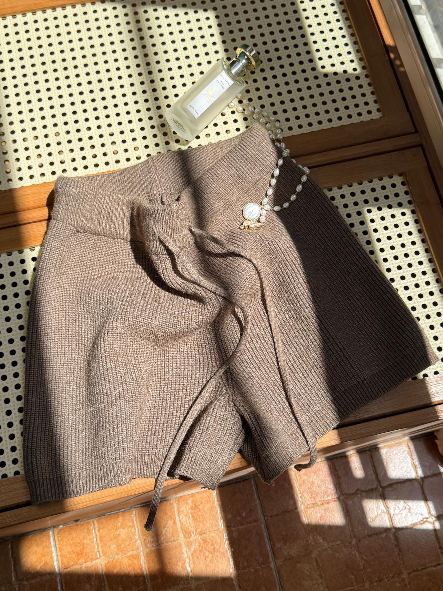 

Women s Gray Wool Knit Wide-Leg Shorts - 2025 Autumn/Winter Slimming A-Line Fit One size хакі
