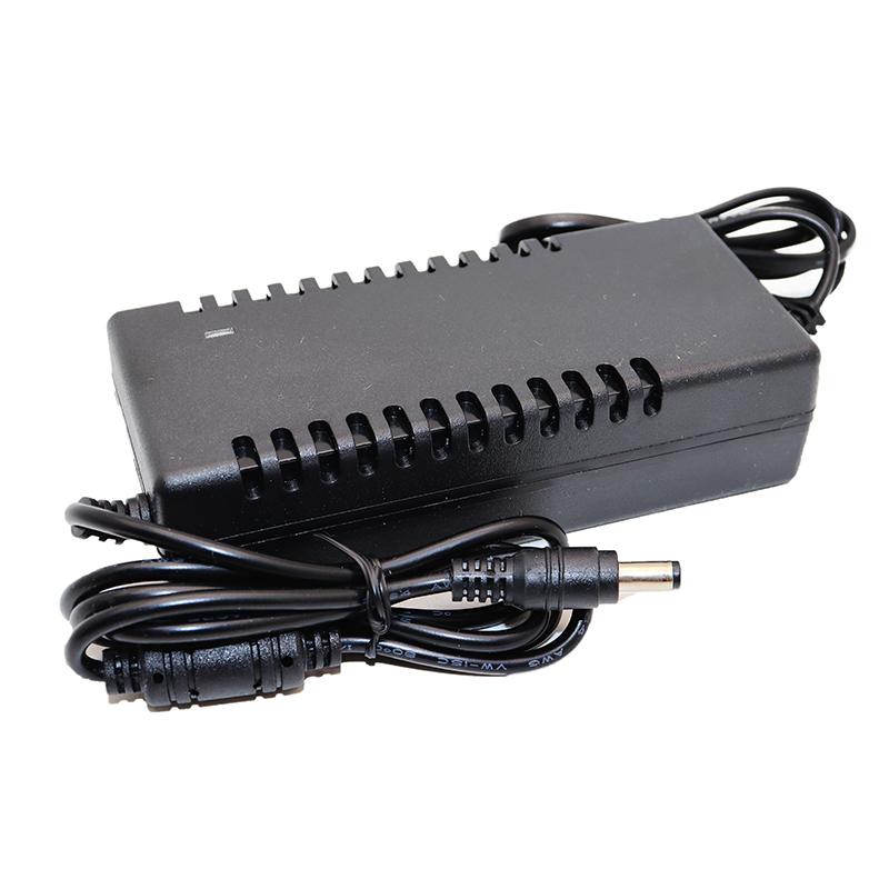 14,6V 5A LiFePO4 Ladegerät 4er Serie 12V Lithium-Eisenphosphat-Batterieladegerät 12,8V 14,4V Akkupack Netzteil DC5,5mm*2,1MM
