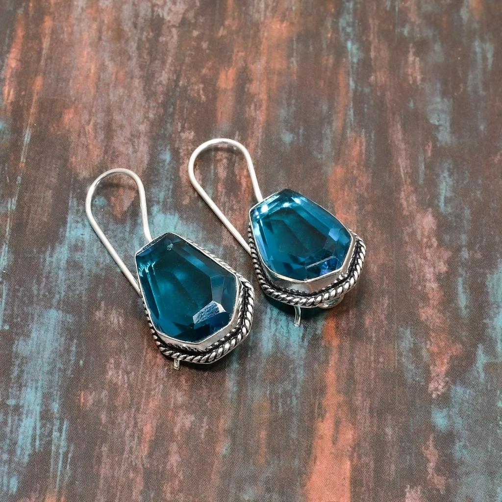 Orecchini A Borchia Argento 925 Con Topazio Blu Londra &ndash; Fatto A Mano, 10mm