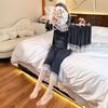 Damen Vier-Teile Pyjama-Set: Trägerhemd, Morgenmantel und kleine Sieben-Punkte-Hose mit Brustpolstern - Modal-Homewear für alle Jahreszeiten