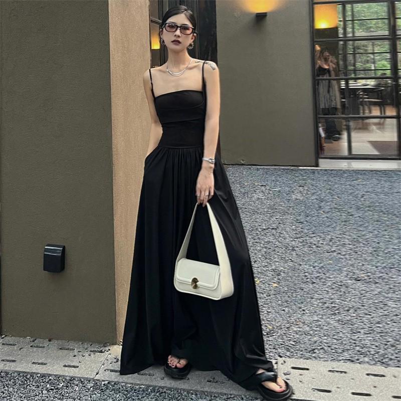 Women's French Hepburn-Style Black Summer Suspender Dress: Elegant and Breezy for Seaside Vacations