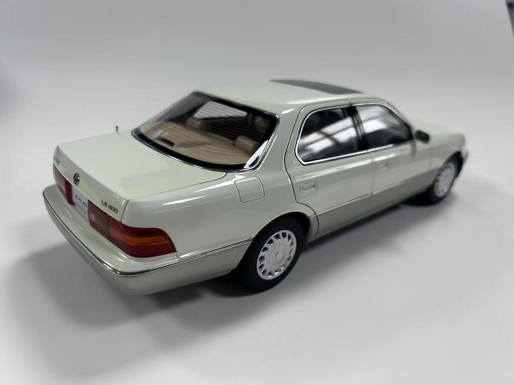 FREESTYLE XiaoGuang MODEL Scale Lexus LS400 1993 White Finished Product 8230811W 1/18
