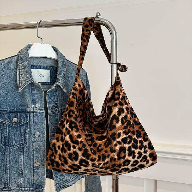 Fashion messenger bag large capacity shoulder canvas bag female college student autumn niche cloth bag