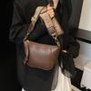 Popular new products niche retro style fashion wide shoulder straps women's casual versatile high sense simple solid color messenger bag