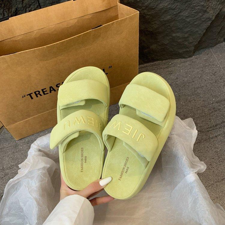 Continuous drag~ stepping on shit thick-soled slippers for women to wear 2025 summer new Velcro beach bread cool slippers